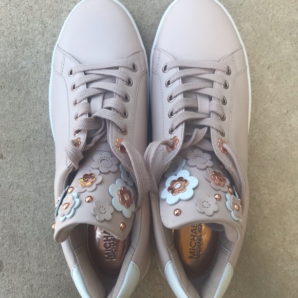 NEW Michael Kors fashion sneakers - Picture 6 of 7